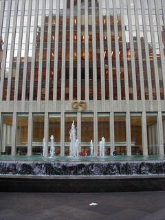 1251 Avenue of the Americas office building and fountain<br>Location: <a href="https://www.google.com/maps/search/?api=1&query=40.75966,-73.9808" target="_new">6th Ave between W50th and W48th St</a>
